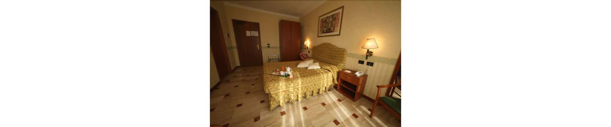 Hotel President Pomezia Esterno foto