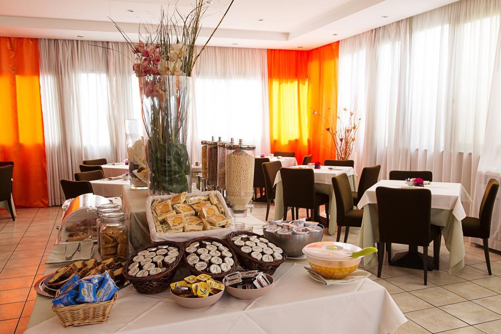 Hotel President Pomezia Esterno foto