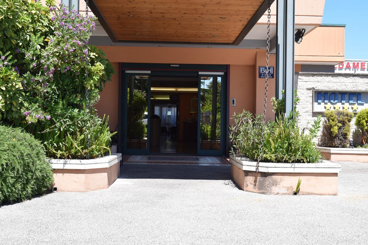 Hotel President Pomezia Esterno foto