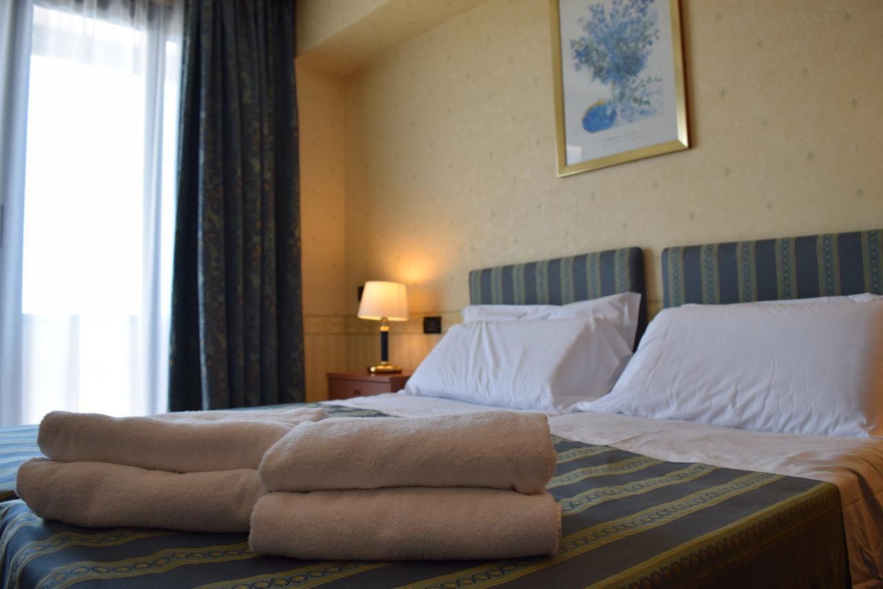 Hotel President Pomezia Esterno foto